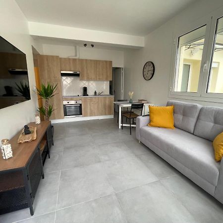 Superbe T2 Proche De Paris & Disneyland Ozoir-la-Ferriere Luaran gambar