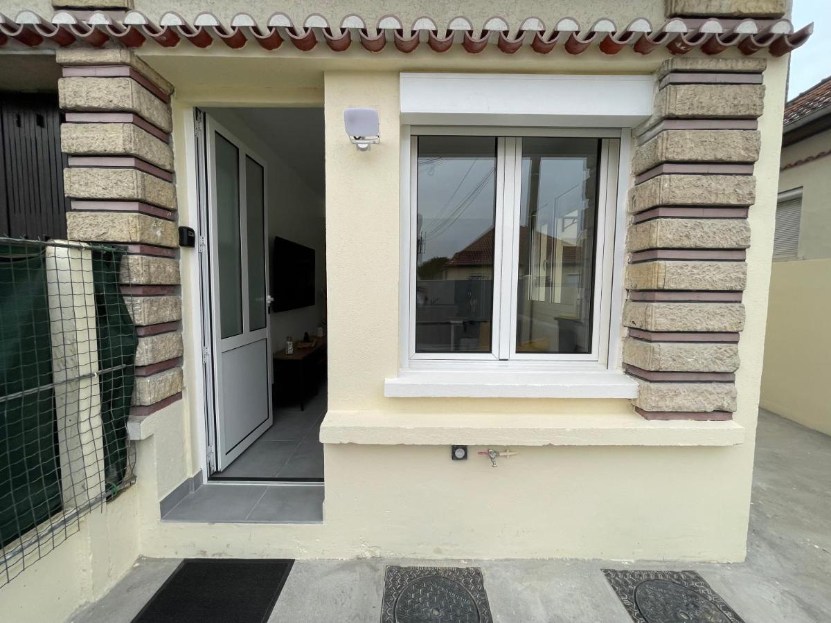 Superbe T2 Proche De Paris & Disneyland Ozoir-la-Ferriere Luaran gambar